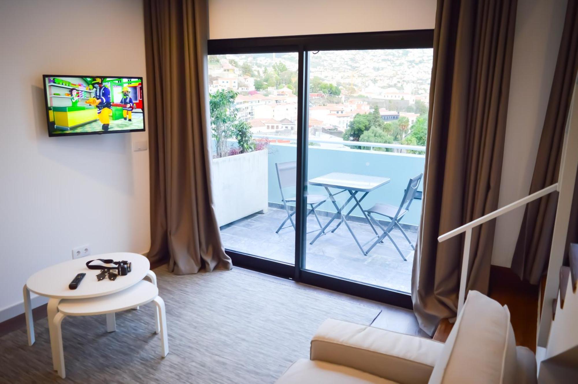 Cba Suites Madeira ฟุงชาล ภายนอก รูปภาพ